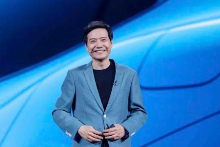 小米业绩报喜忧参半:手机业务承压,雷军豪掷600亿押注AI