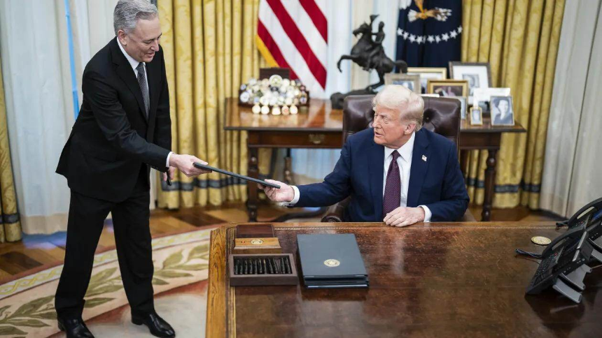 “加密沙皇”卸任：130天政治表演落幕，特朗普的加密承诺还剩多少？