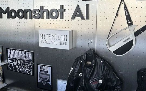 Kimi的100小时：AI创业公司的风暴中心