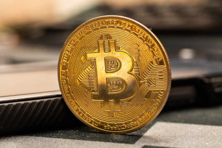 比特币在6万至7万美元区间震荡：市场筑底仍需时间