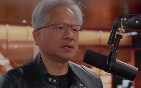 黄仁勋定义英伟达:从“电子”到“Token”的核心转换器