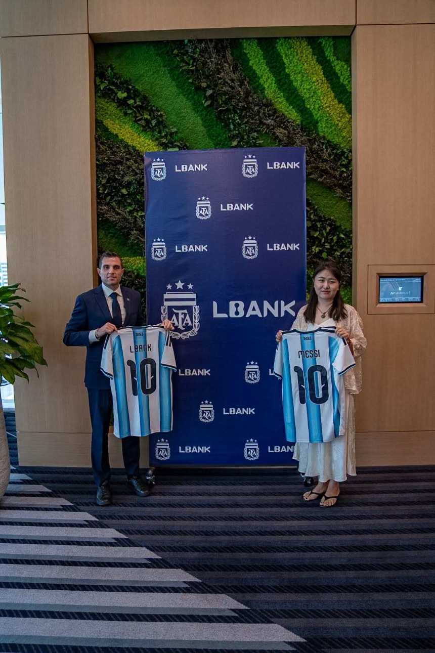 可能是包含下列内容的图片：上面的文字是“고기 ဆိုပ LBANK LBANK মসচ LBANK LBANK LBANK ATA LBANK ဝမ UeaлK 10 LBANK ရ LBANK 10V 10 AA LBANK LBAN
