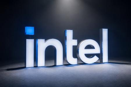 Intel股价下跌解析:200亿美元股票发行、AI资本支出激增与晶圆代工扩张战略