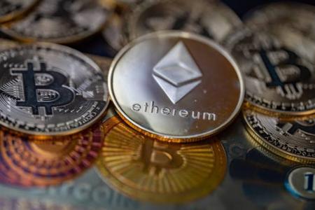 百亿亏损后DAT公司集体转向理性:聚焦每股加密资产含量