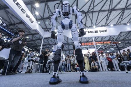 宇树科技IPO首日暴涨600%：人形机器人引爆资本狂潮，具身智能迎来商业化拐点